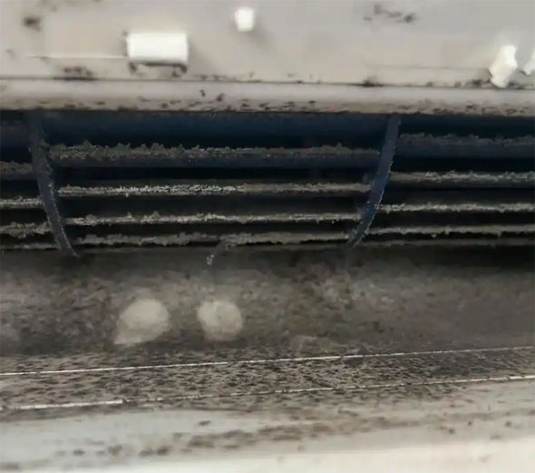 曾都空调吹的风有股烧焦味是怎么回事